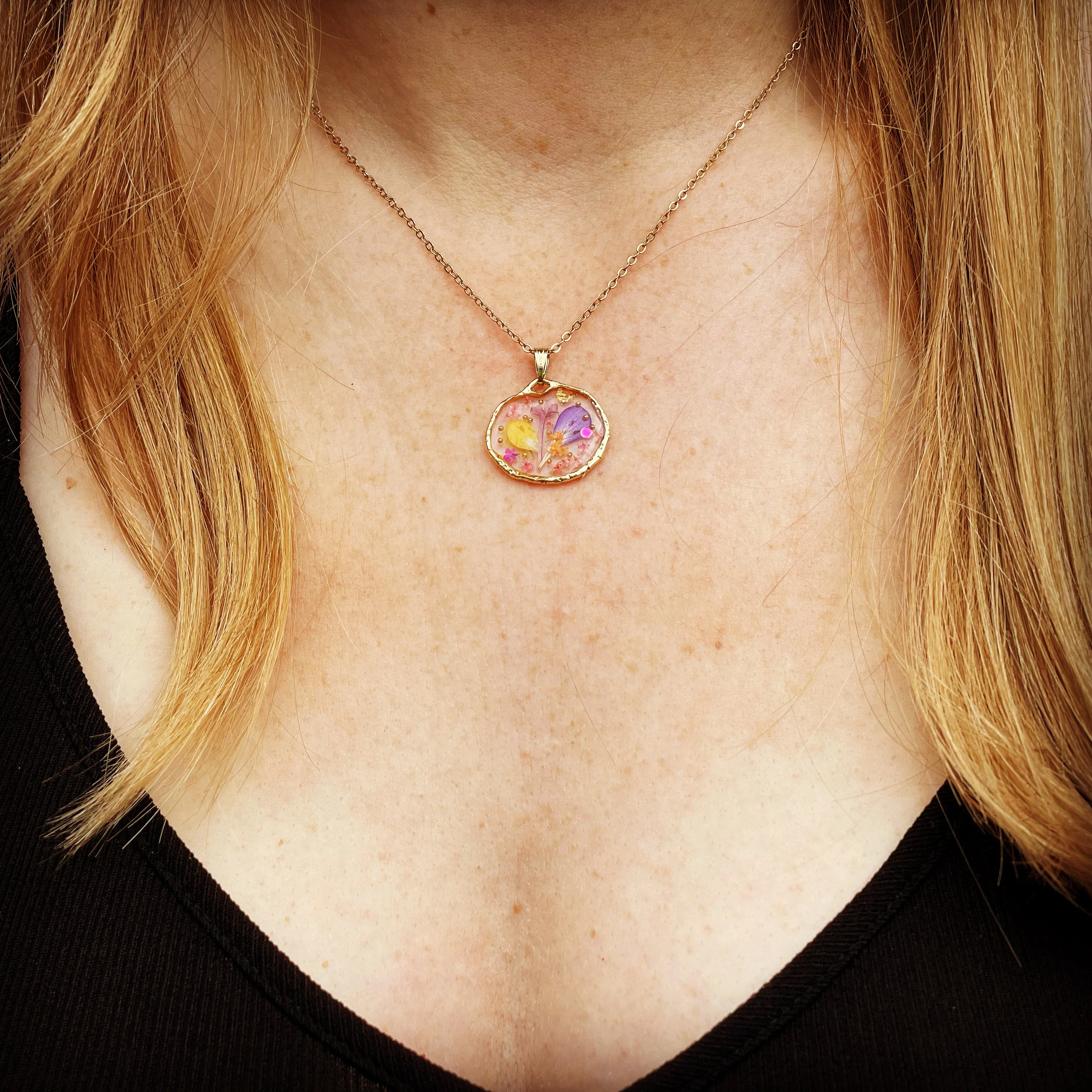 Necklace with lavender and lily flowers - Image 6