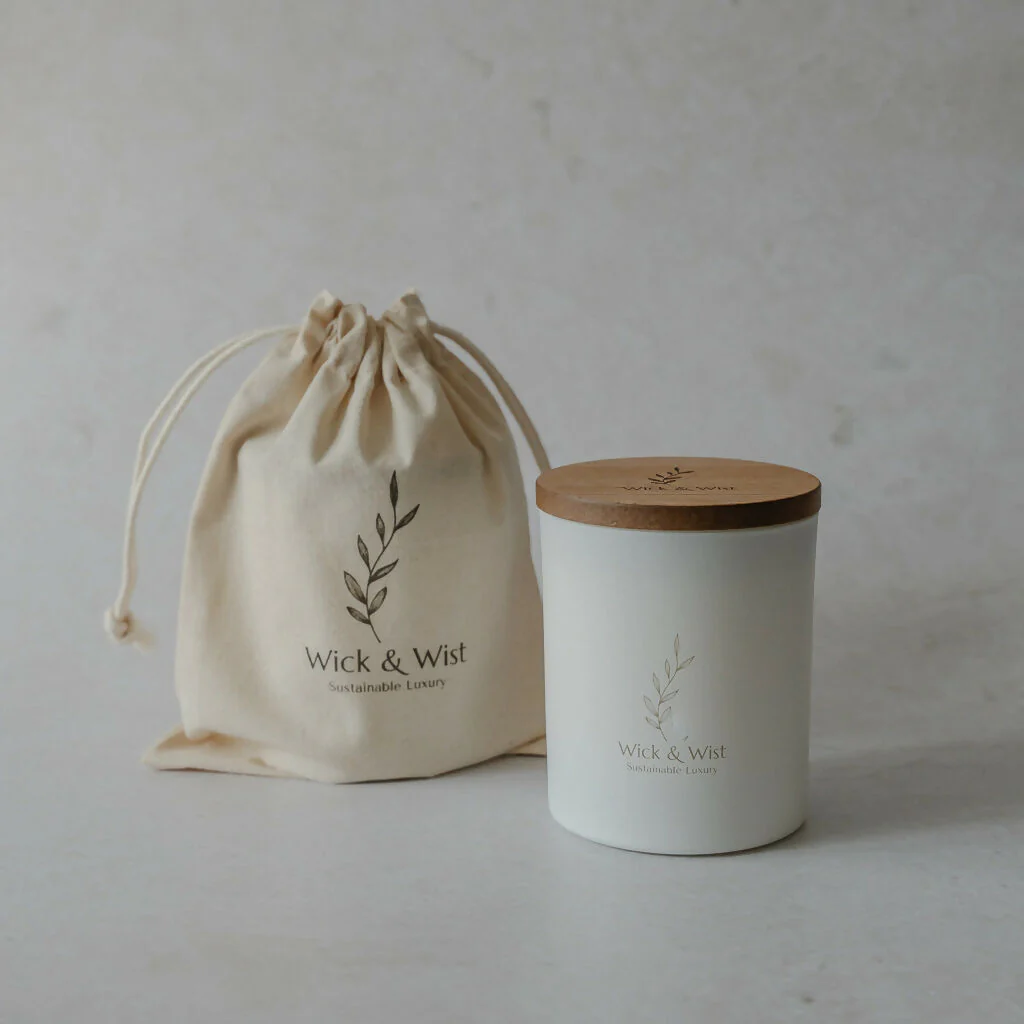 No. 02 Snug as a Bug Luxury Candle - Image 4