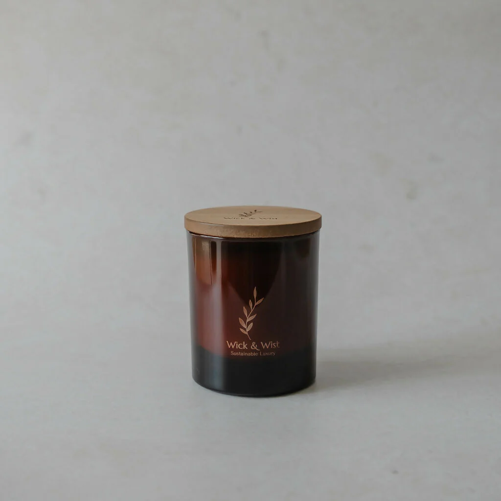 No. 05 Cashmere Vanilla & Sea Salt Caramel Luxury Candle - Image 5