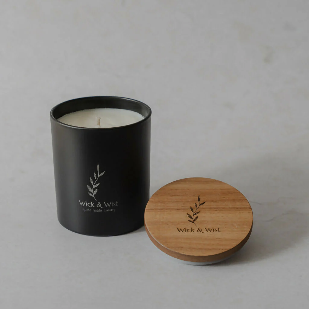 No. 07 Japanese Plum & Rhubarb Luxury Candle - Image 3