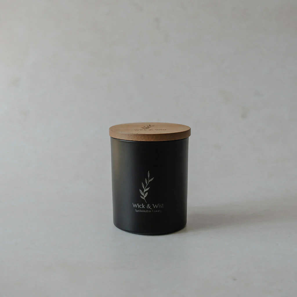 No. 07 Japanese Plum & Rhubarb Luxury Candle - Image 5