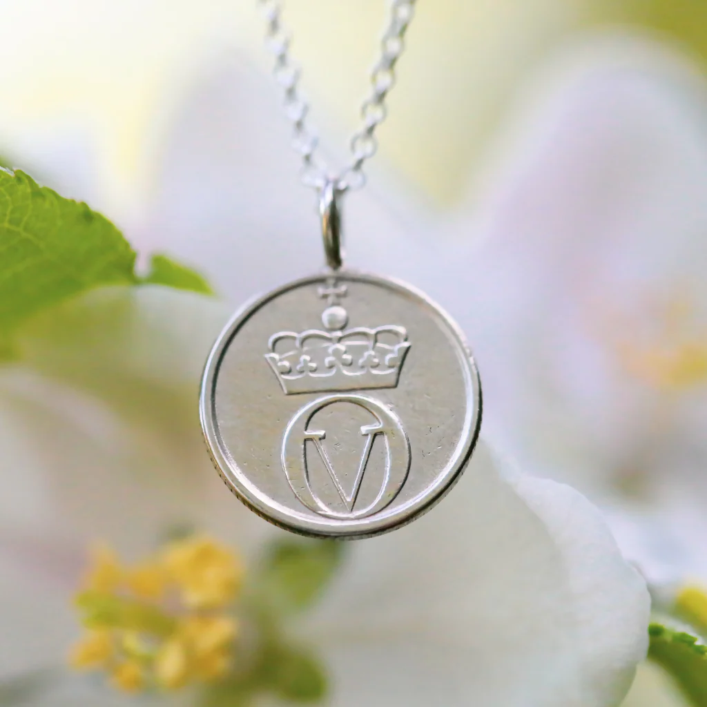 Norwegian Bee Coin Necklace - Image 2