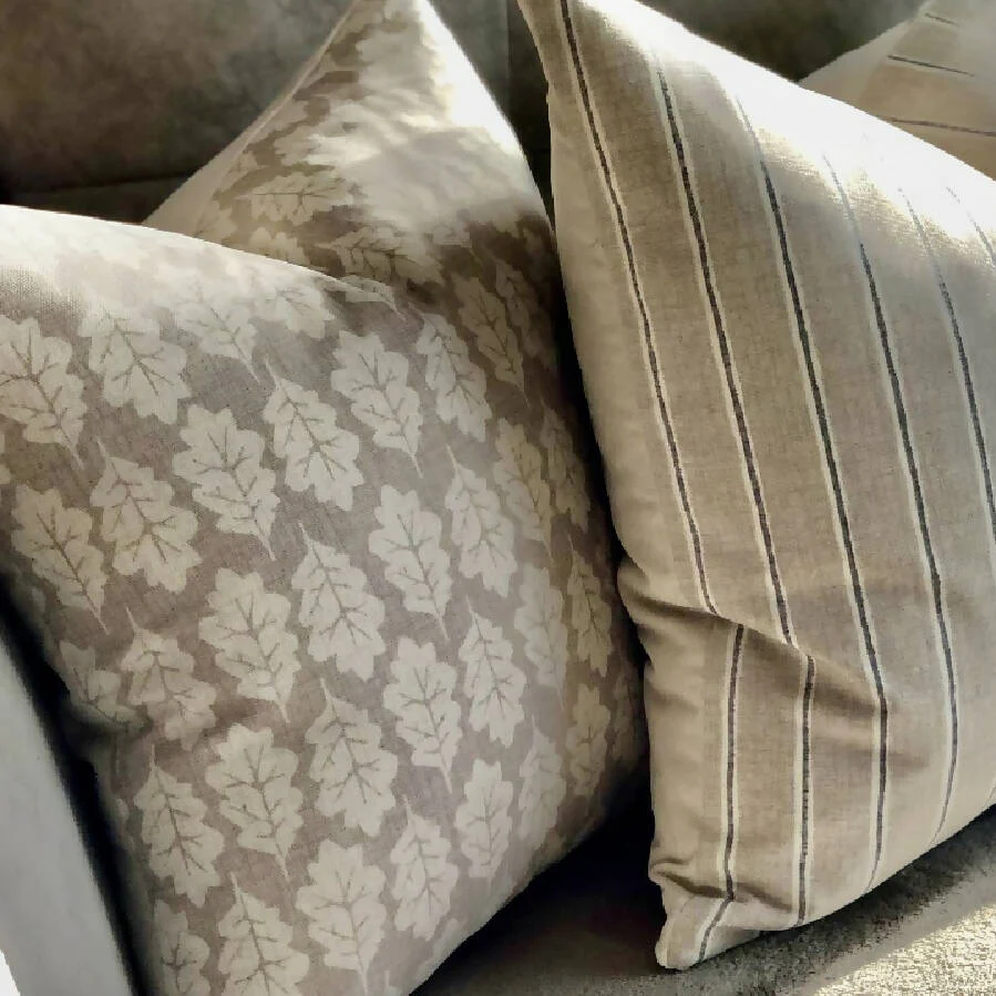Oak Leaf & Cream Linen-Backed Cushion - Image 3