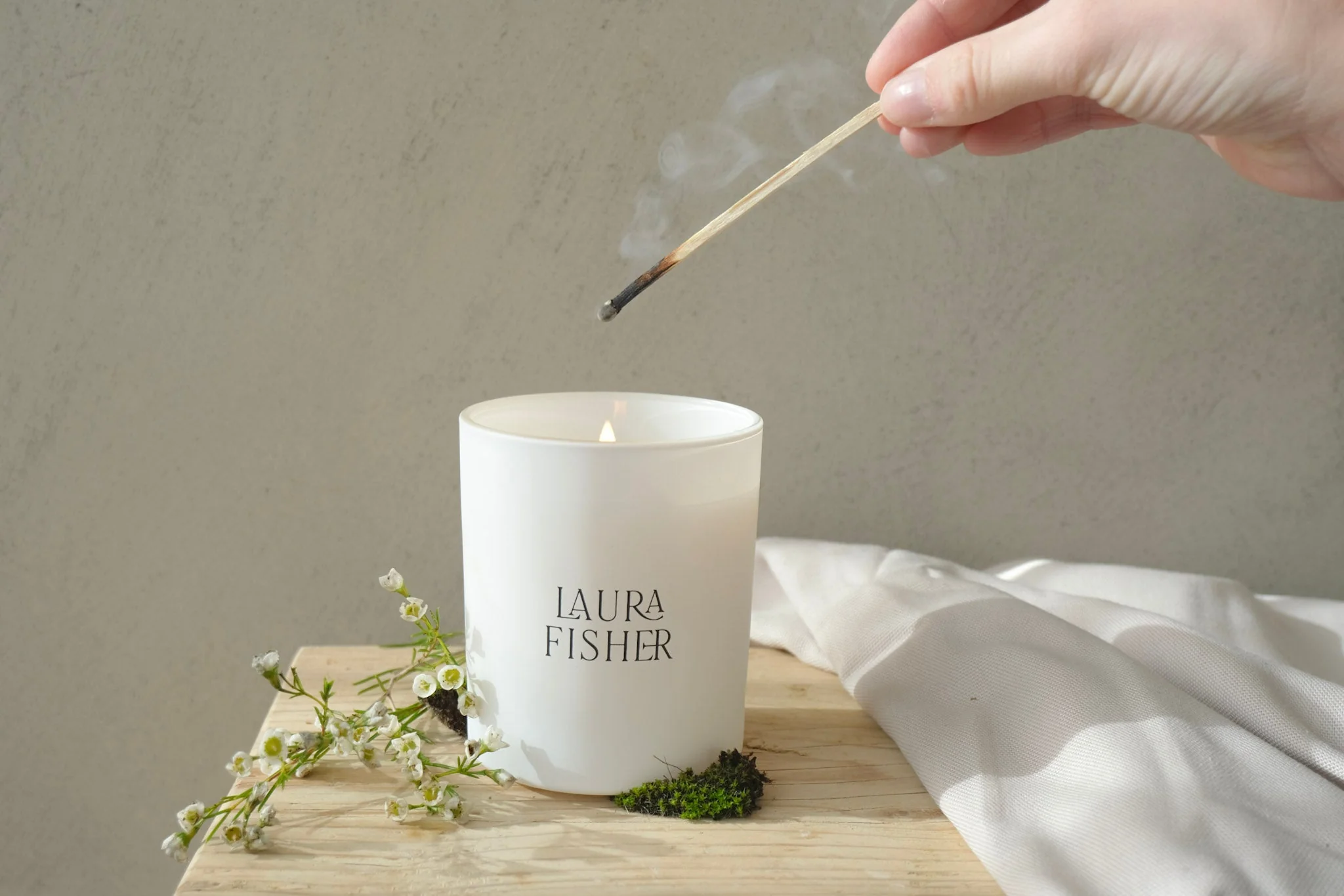 Oakmoss & Jasmine Signature Soy Wax Candle - Image 2