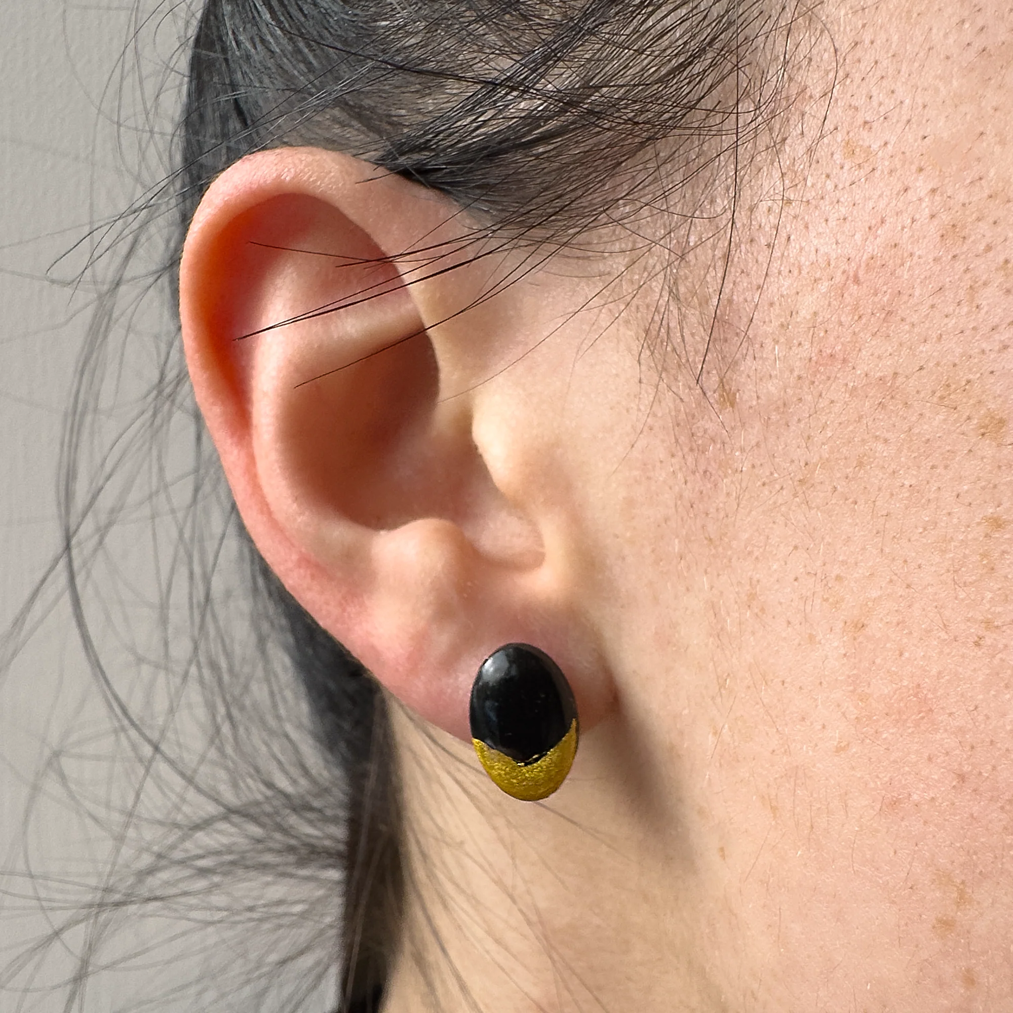 Ophelia Oval Earrings | Black