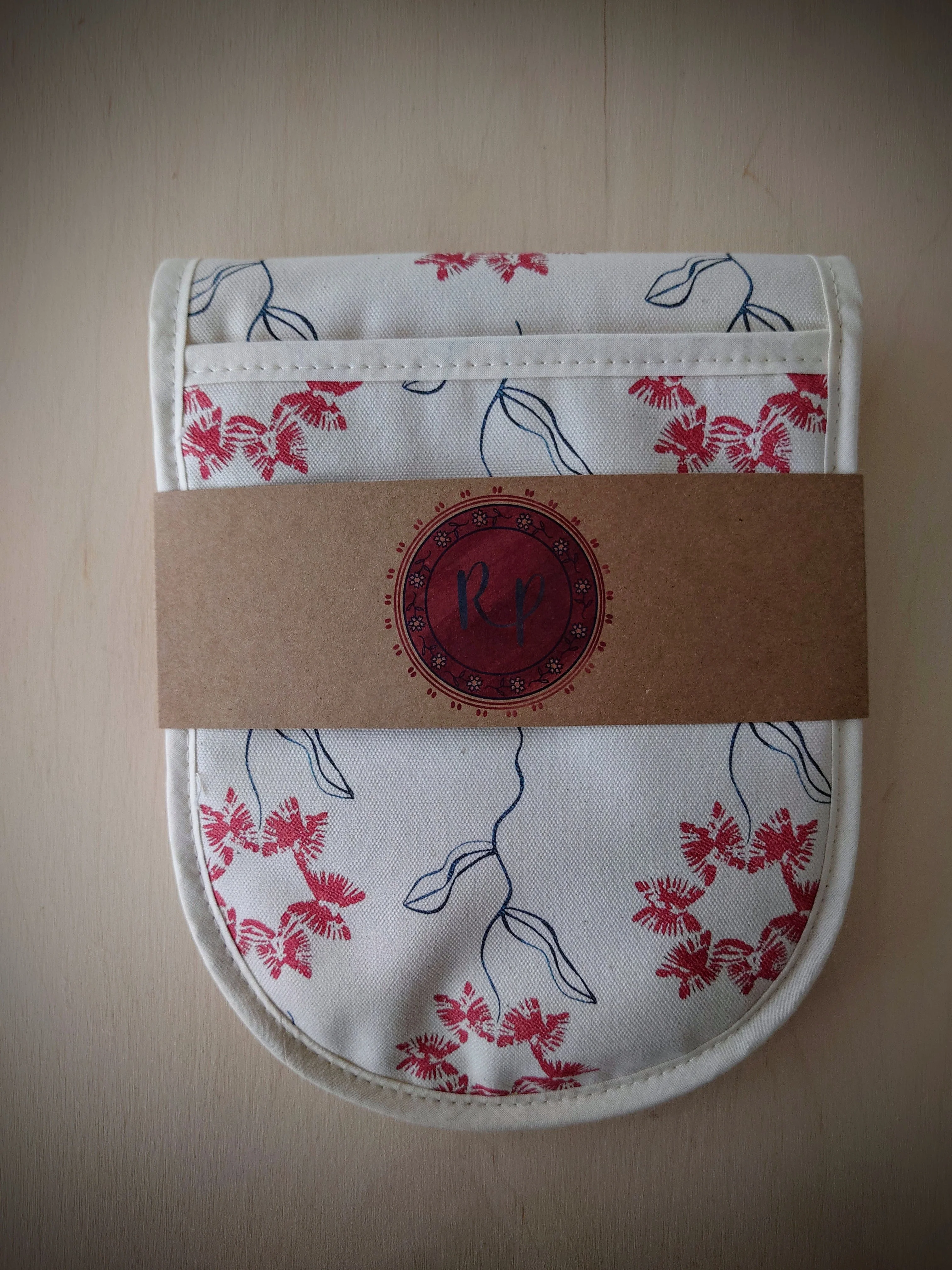 Organic Double Oven Glove - Machair Flower Red - Image 5