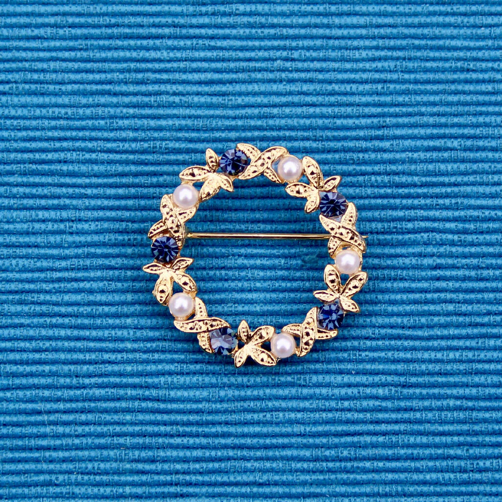 Pearl and Blue Wreath Brooch - Image 3