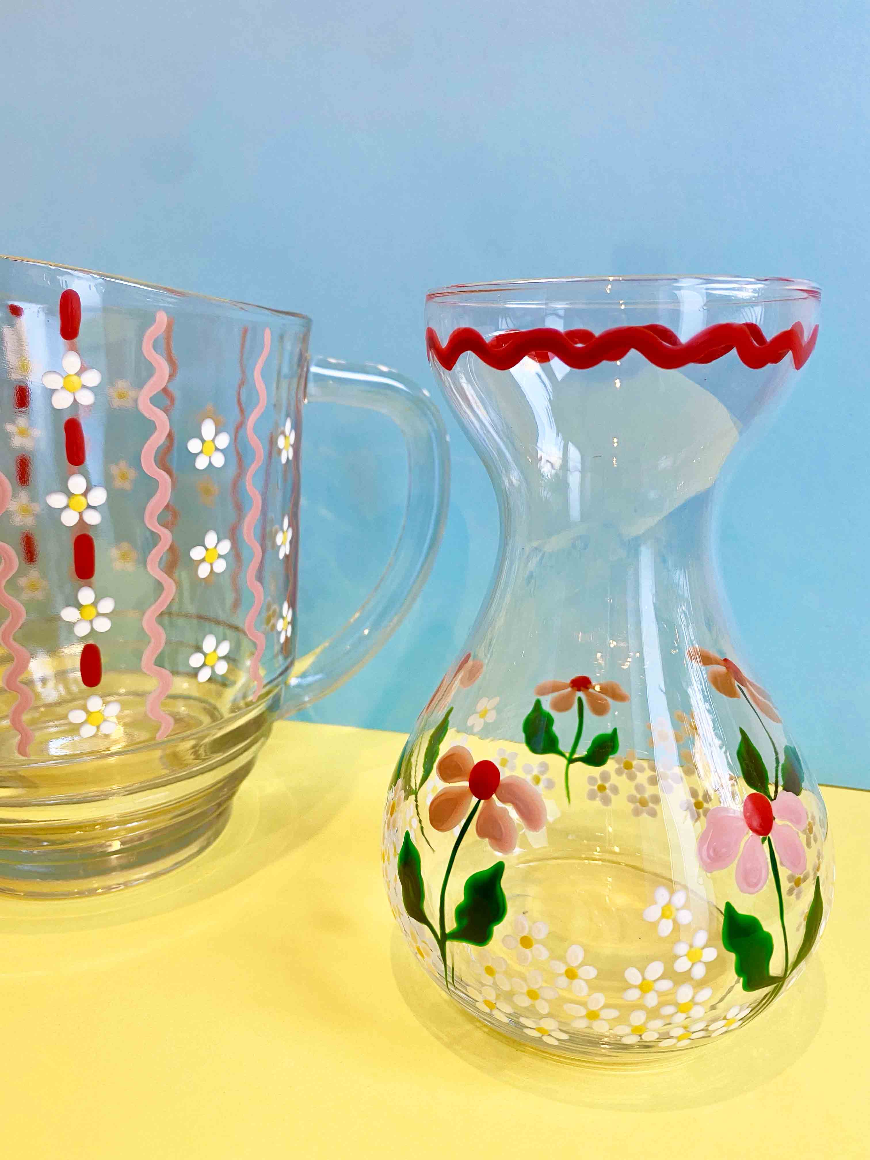 Pink & red vintage petite slim vase - Image 2