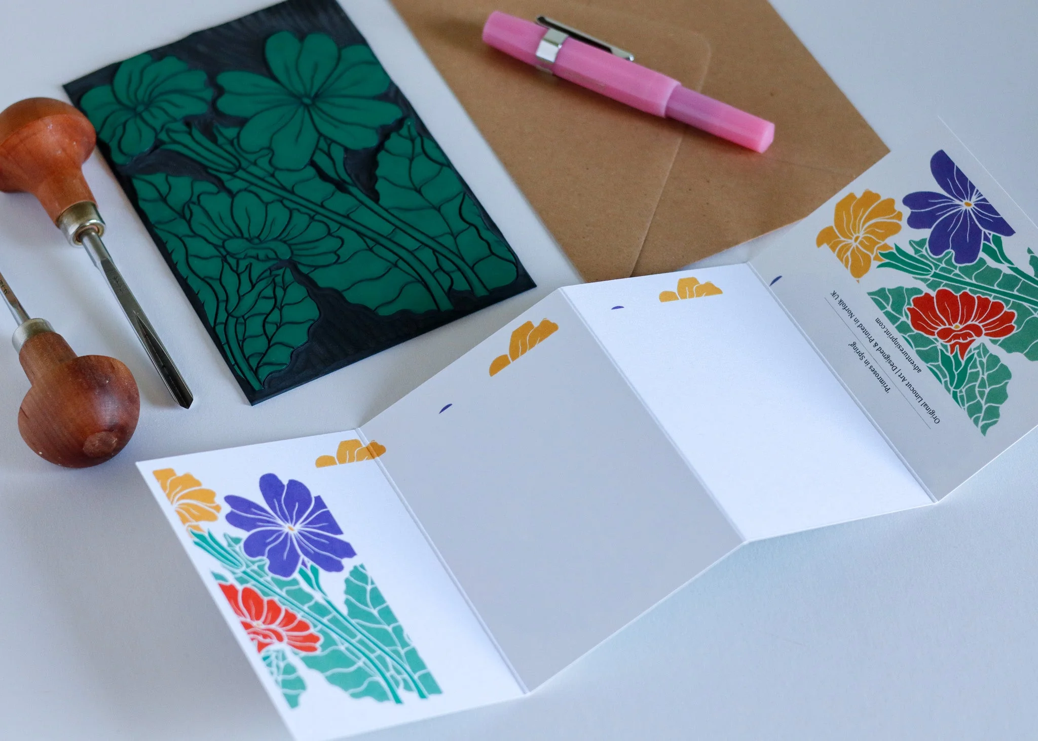 Primroses in Spring Garland Card | Single Card & Envelope - Image 5