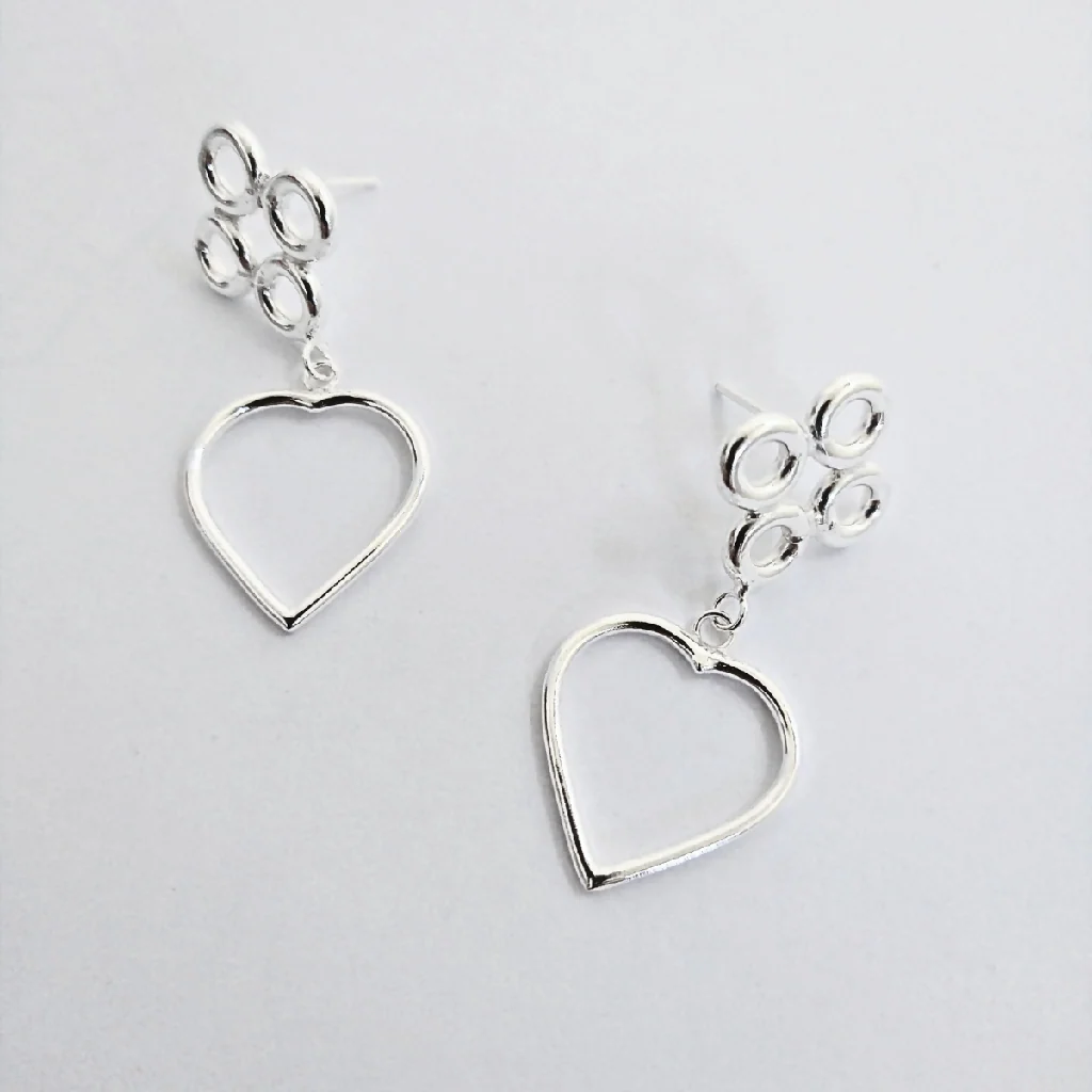 Quatrefoil Heart Dangle Earrings - Image 2