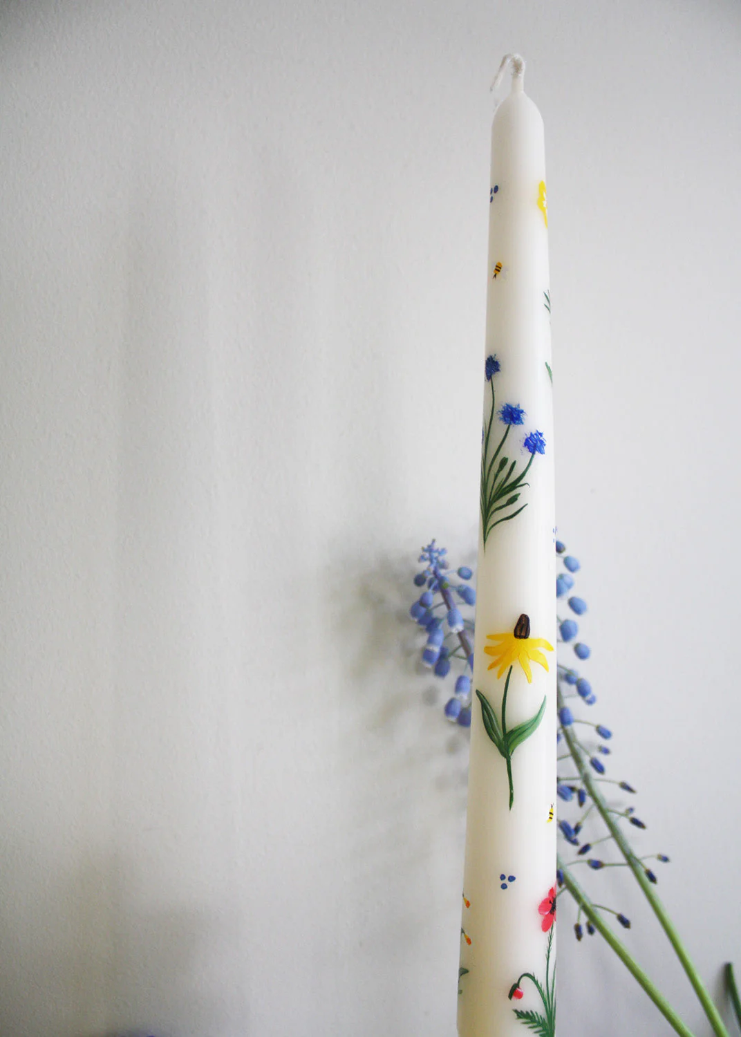 Rainbow wild flowers candle - Image 2