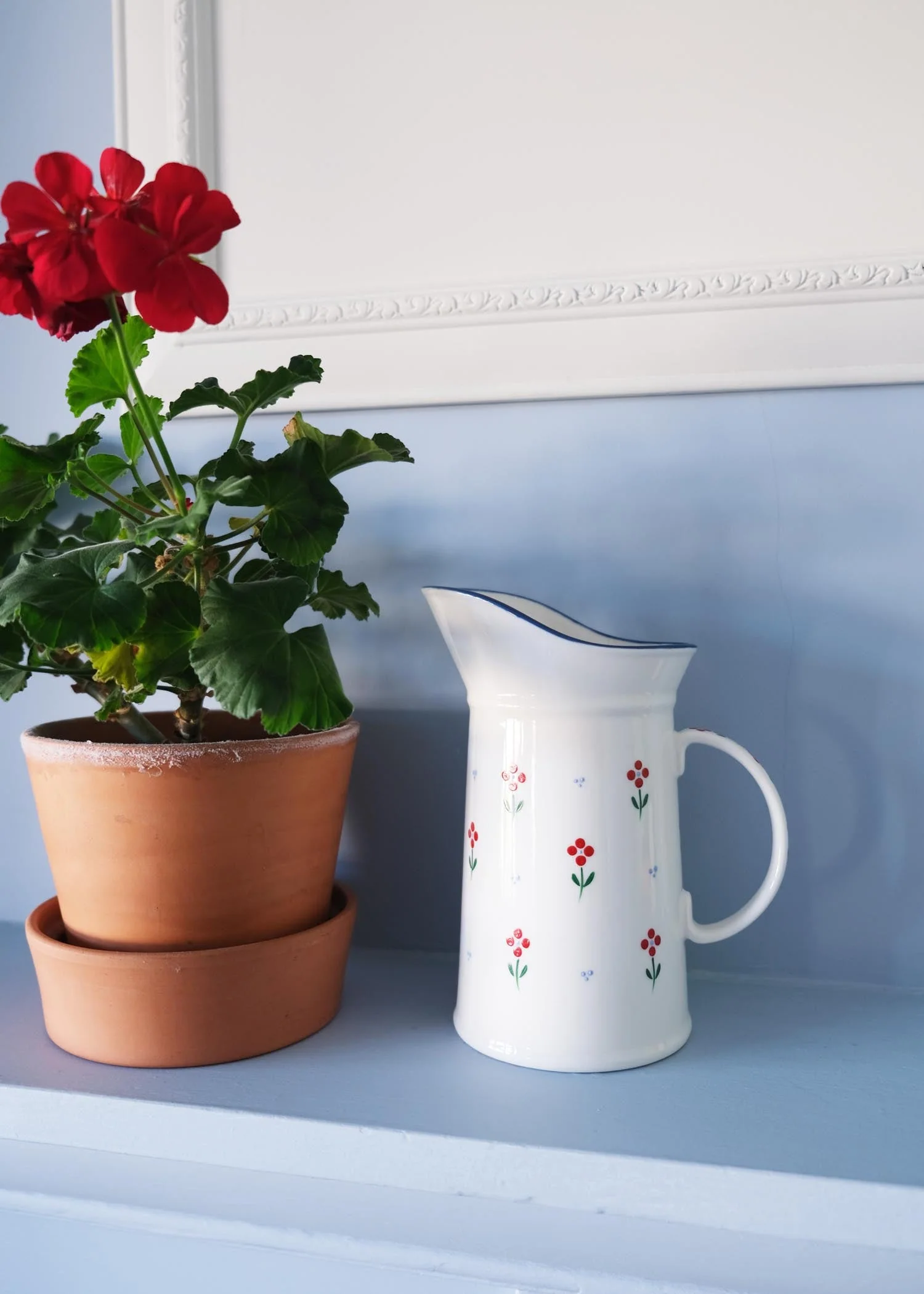 Red flower ceramic jug - Image 6