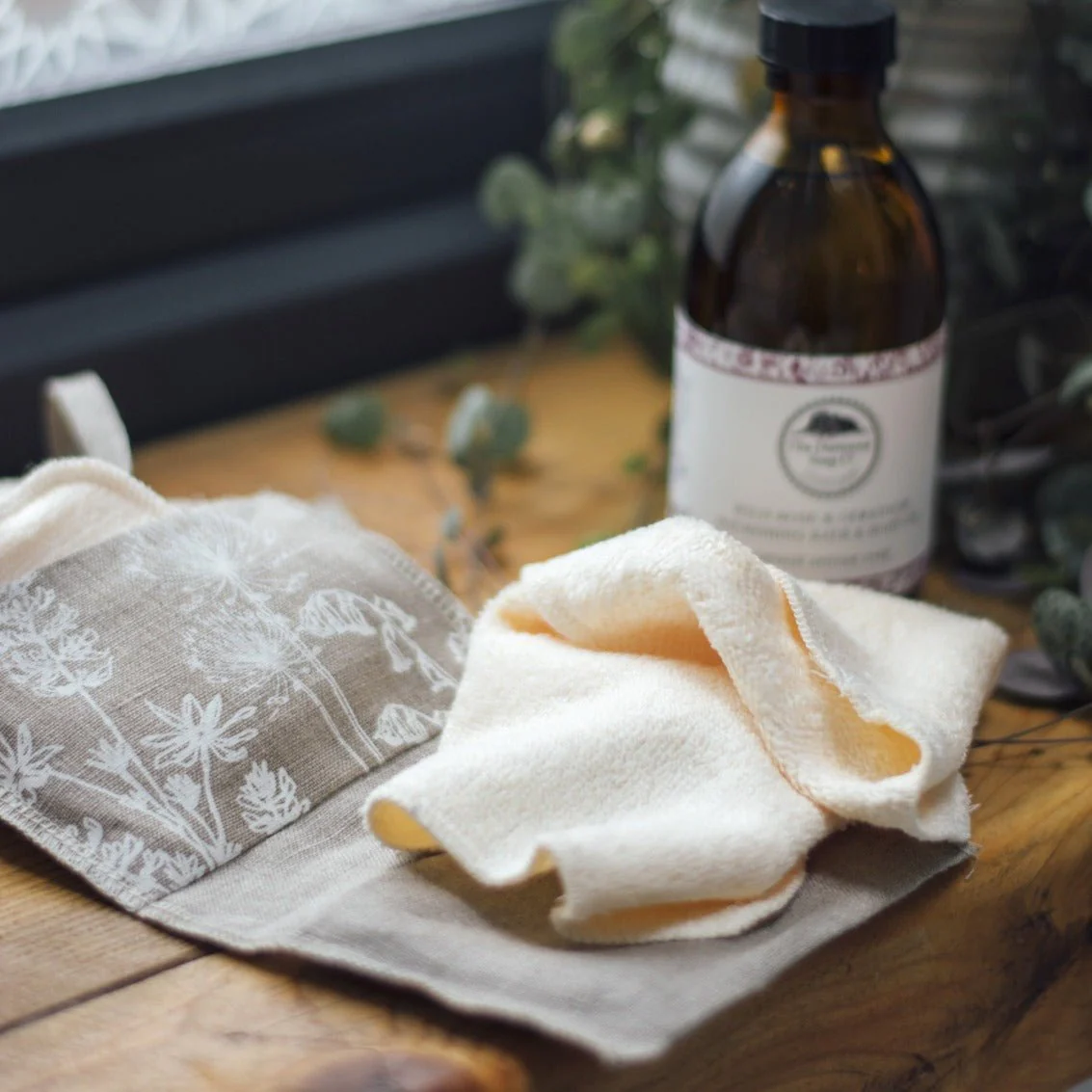 Reusable Bamboo Face Wipes Kit - Image 3
