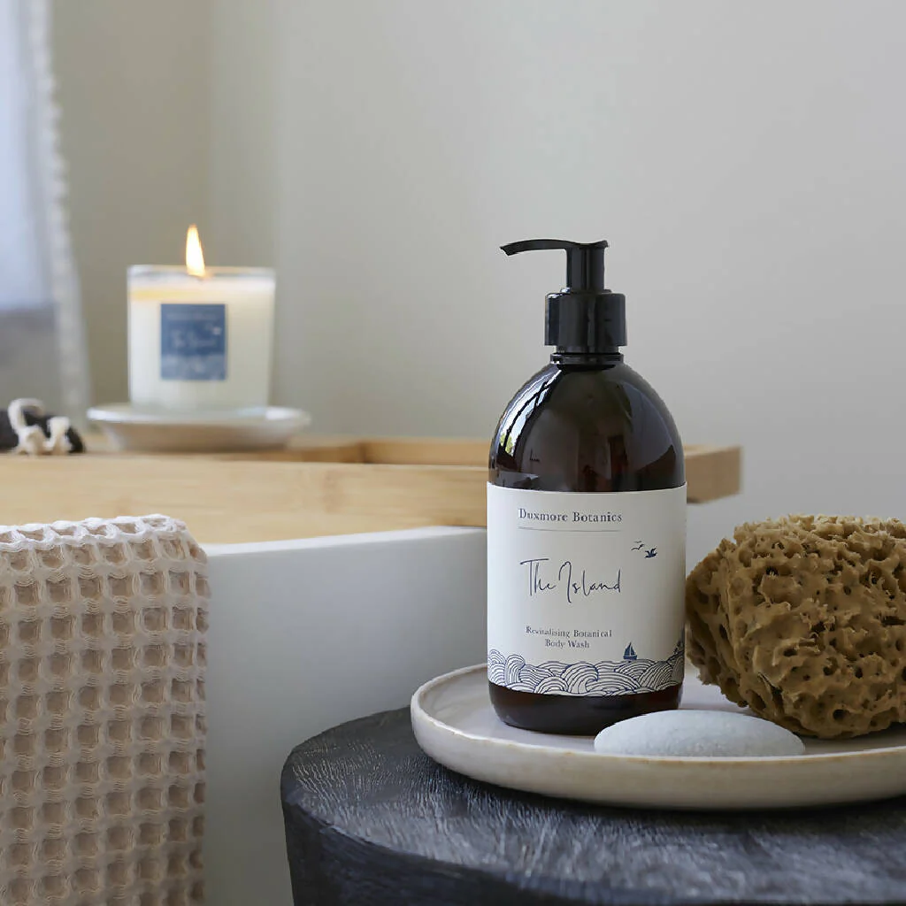 Revitalising Botanical Body Wash - The Island Fragrance 500ml - Image 3