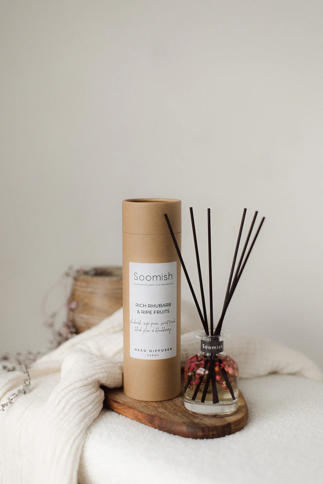Rich Rhubarb & Ripe Fruits Botanical Reed Diffuser - Image 3