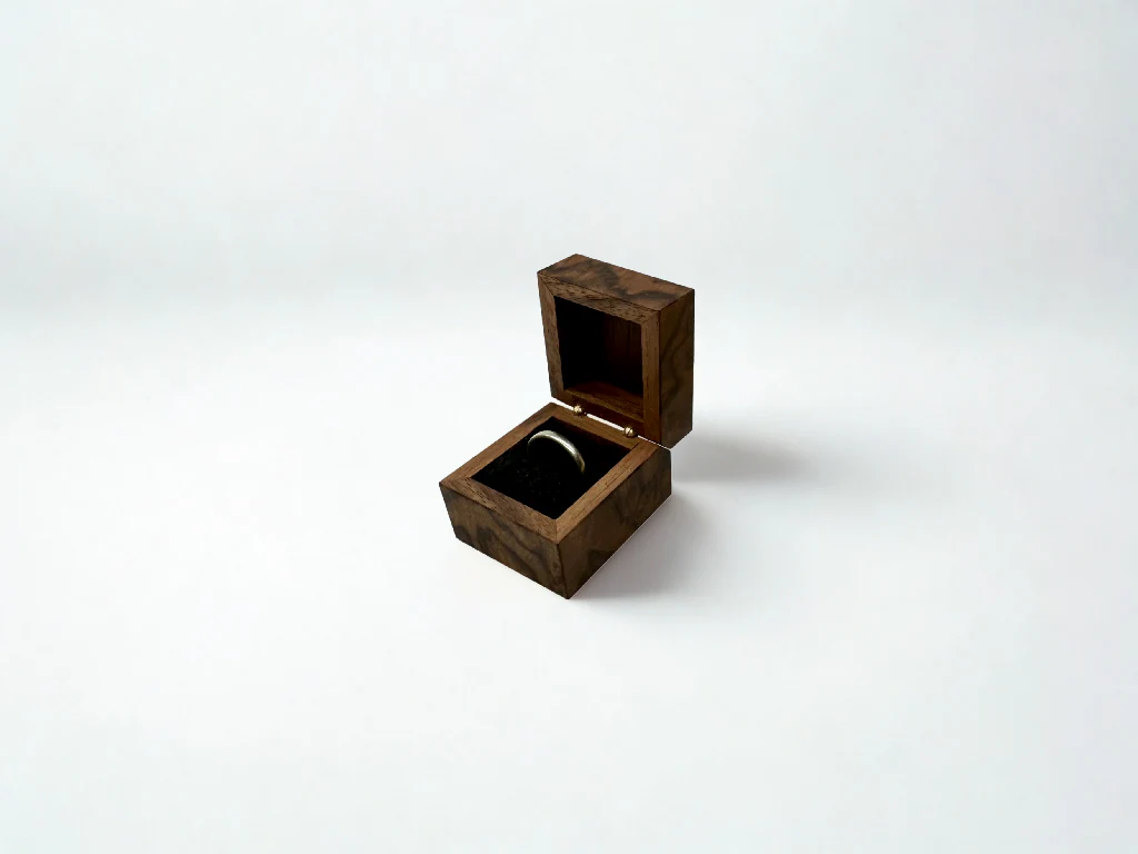 Burr Walnut Ring Box - Image 3
