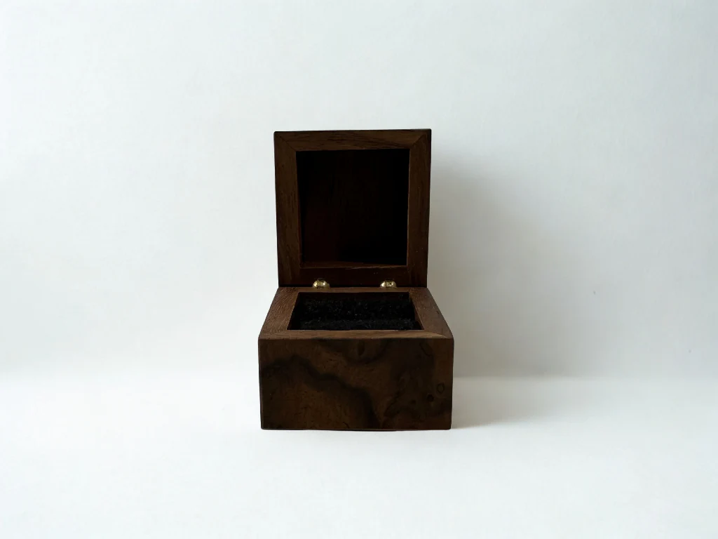 Burr Walnut Ring Box - Image 5