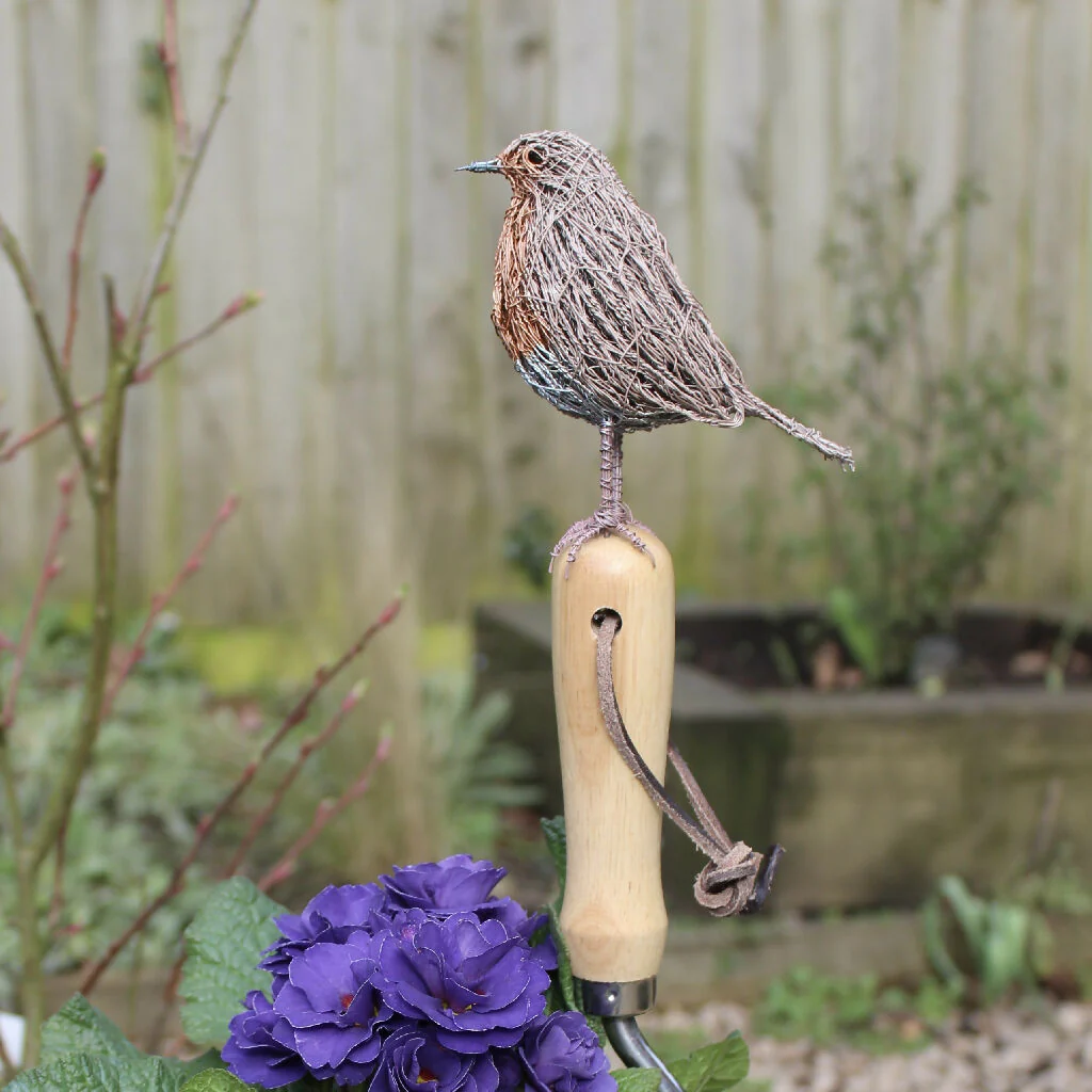 Robin Wire Garden Sculpture - Image 6