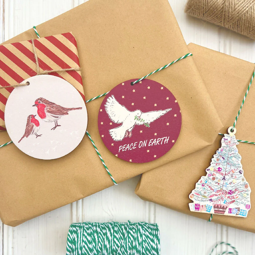 Robins Wooden Christmas Tree Decoration - Image 4