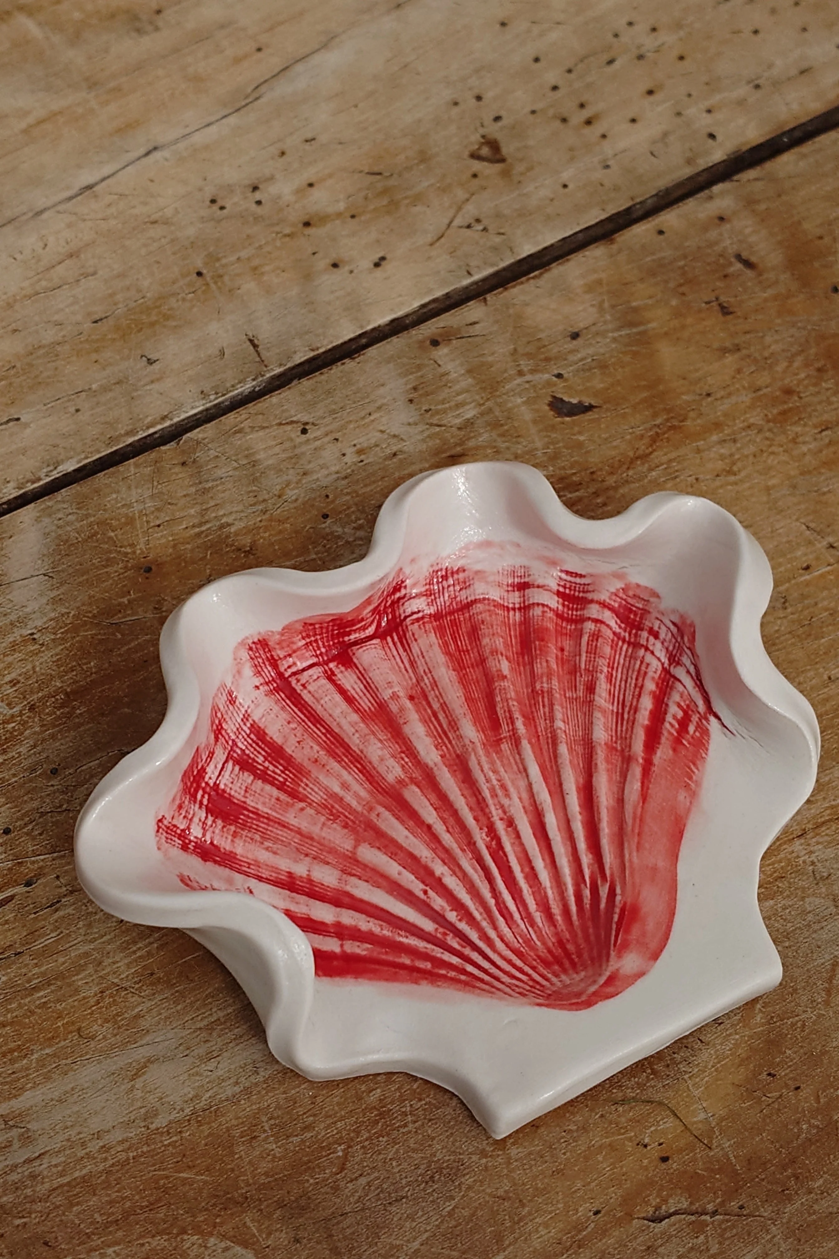 Scallop spoon rest, trinket dish or soap dish - Foreshore Collection - Image 13