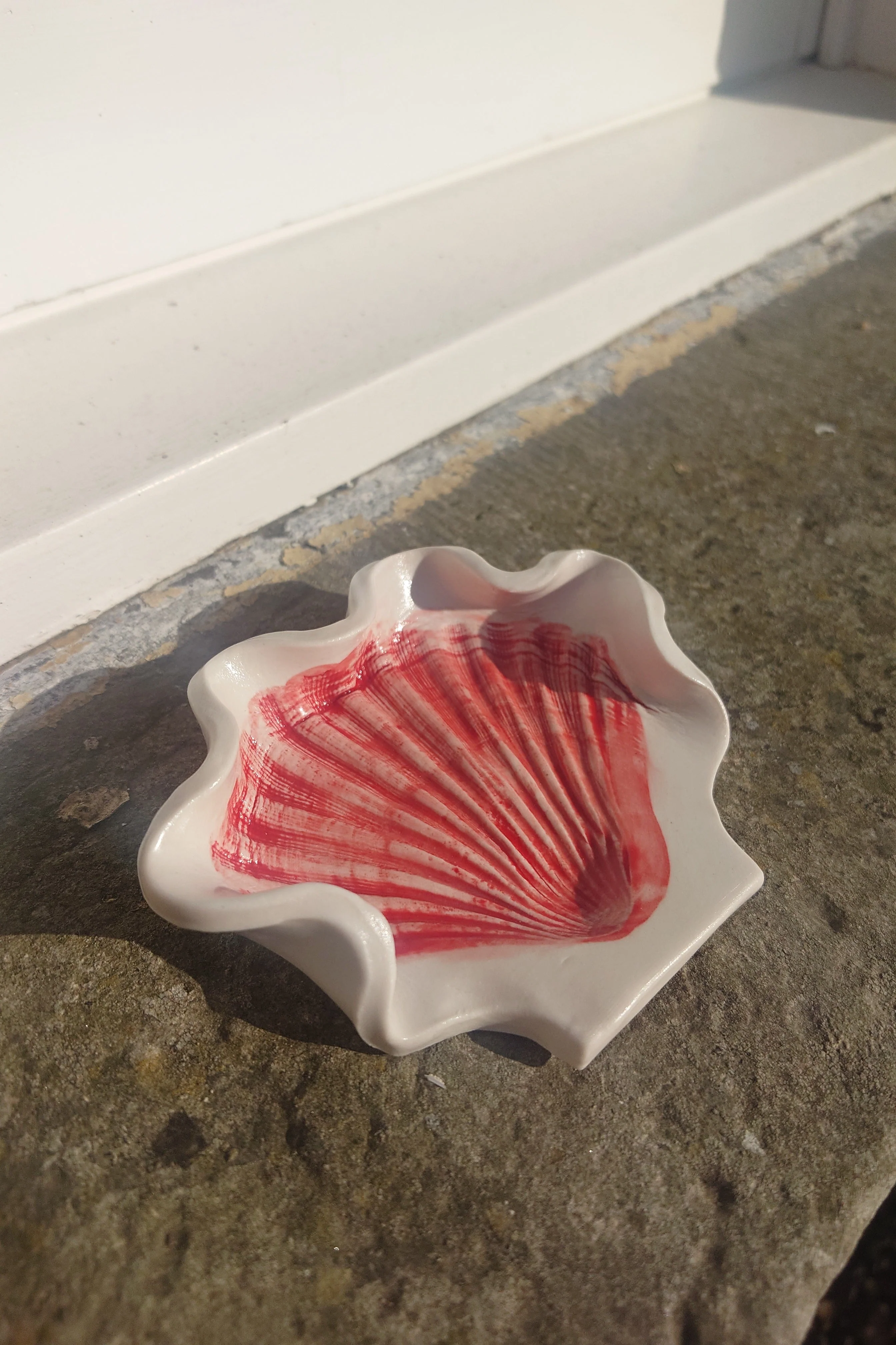 Scallop spoon rest, trinket dish or soap dish - Foreshore Collection - Image 4