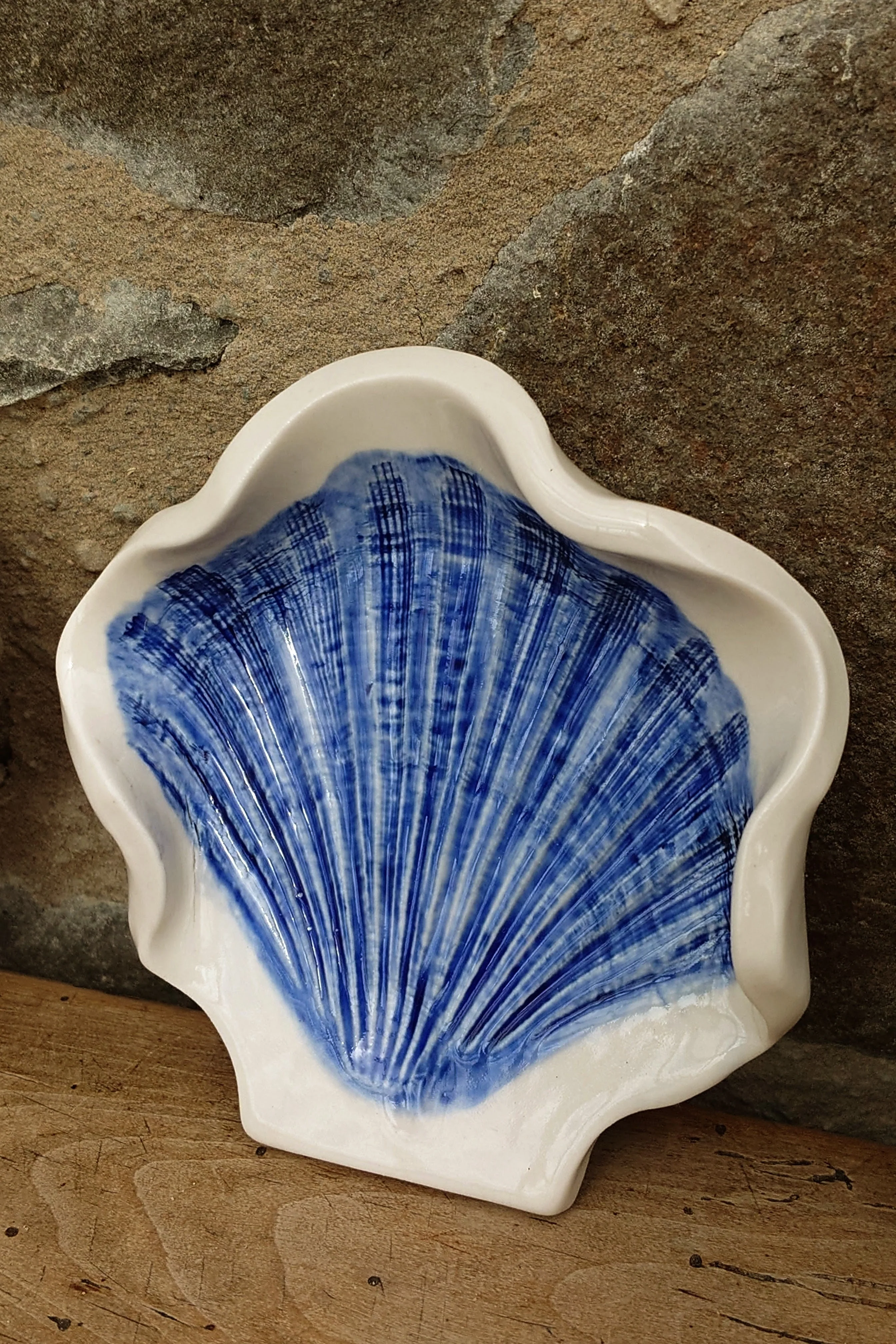 Scallop spoon rest, trinket dish or soap dish - Foreshore Collection - Image 7