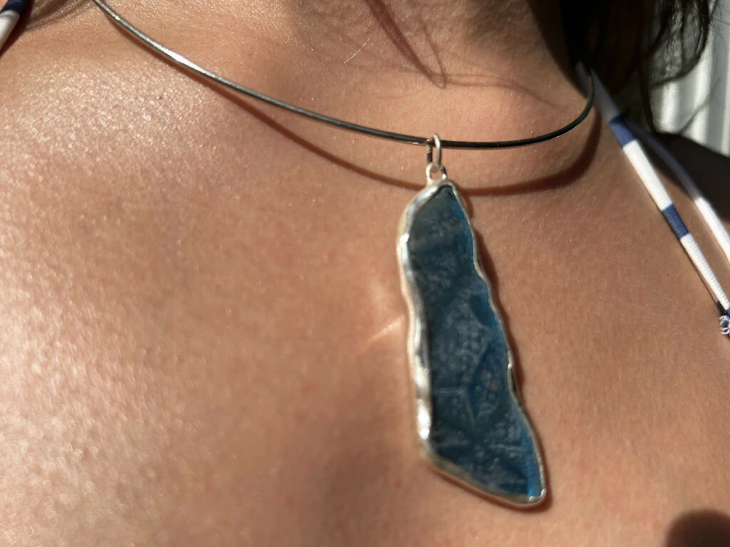 Blue statement seaglass Necklace - Image 3