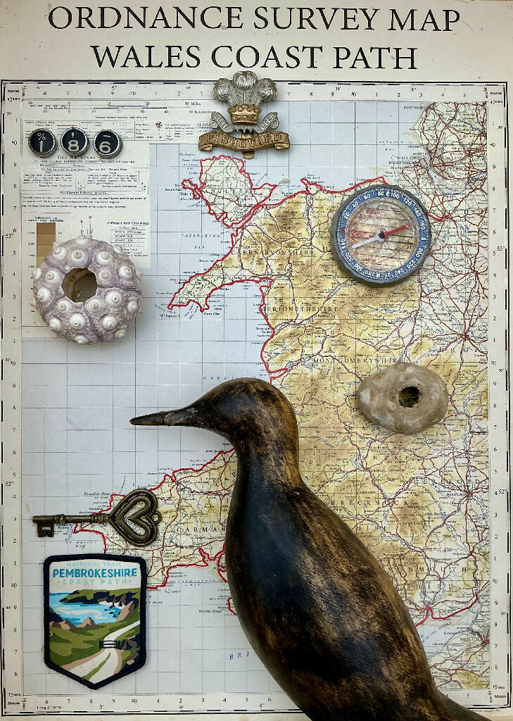 Shadow box of found objects - Image 2