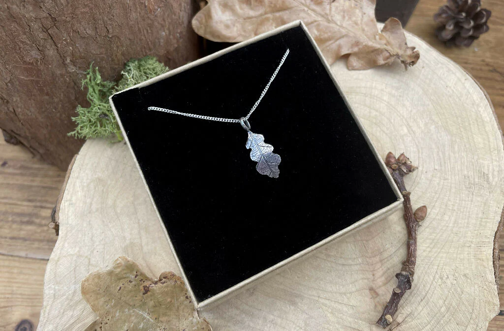 Silver Oak Leaf Necklace - Image 6