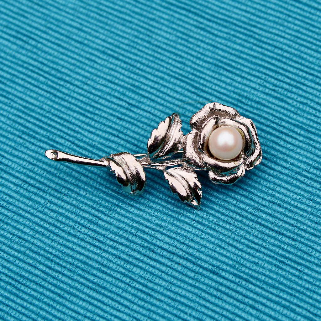 Silver Rose with Pearl Brooch - Image 4