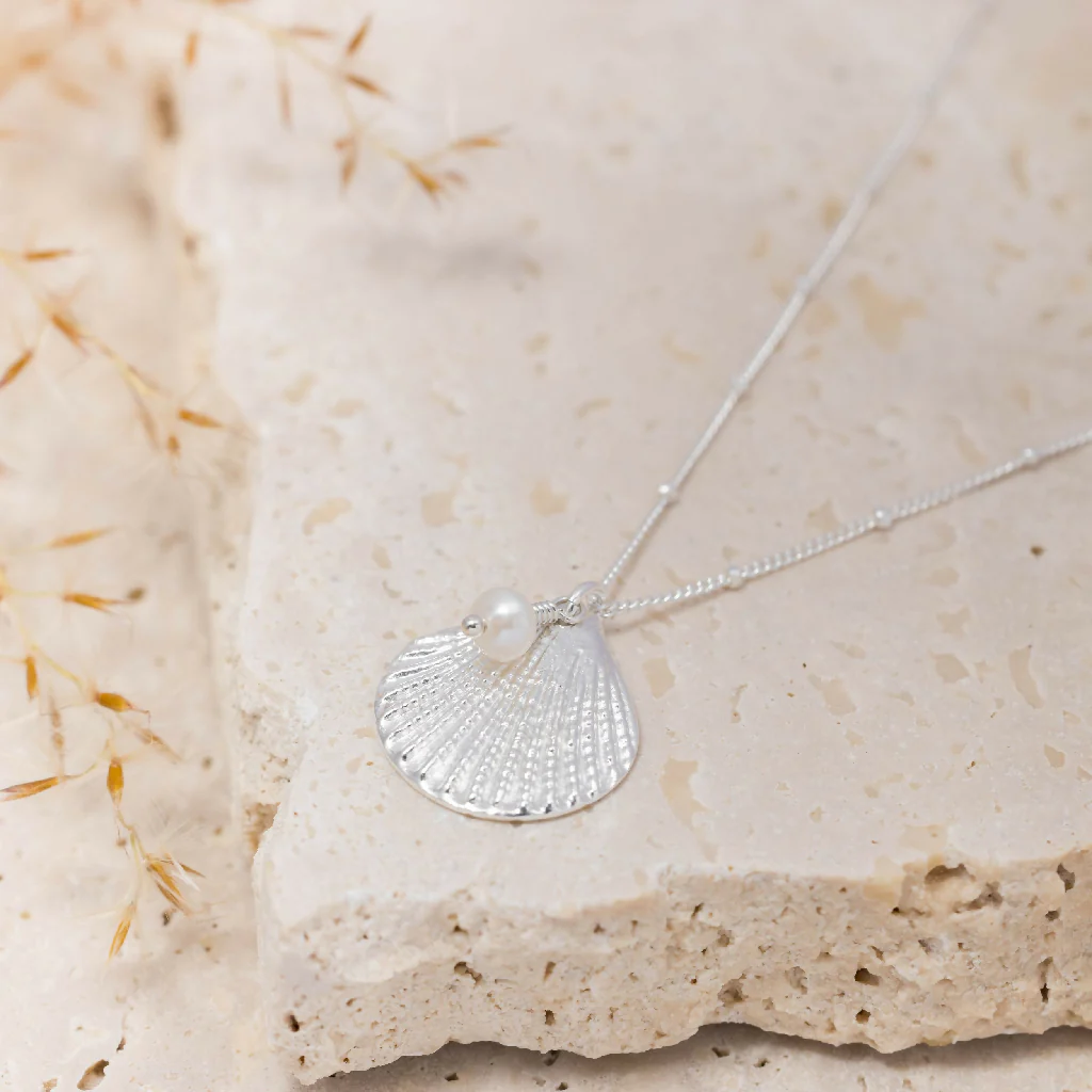 Silver Scallop Shell & Pearl Pendant - Image 3