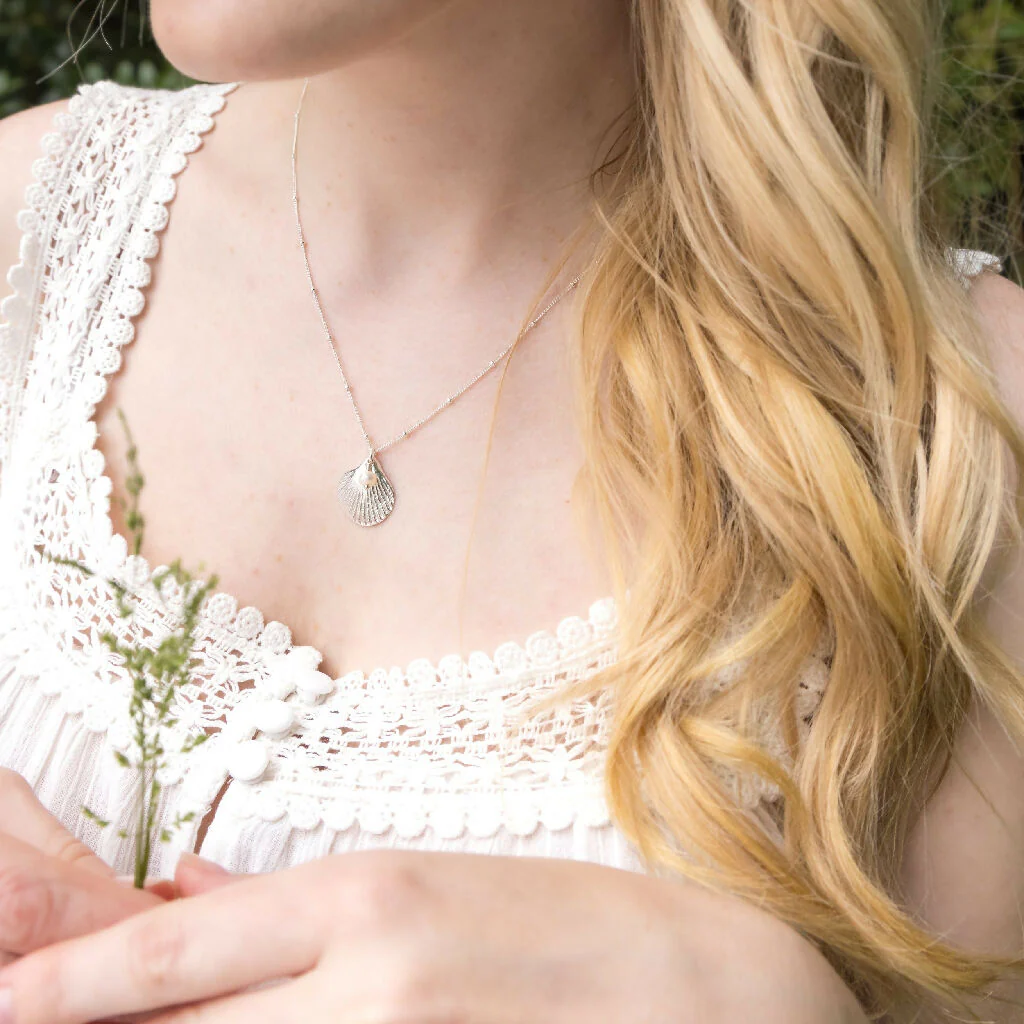 Silver Scallop Shell & Pearl Pendant - Image 4