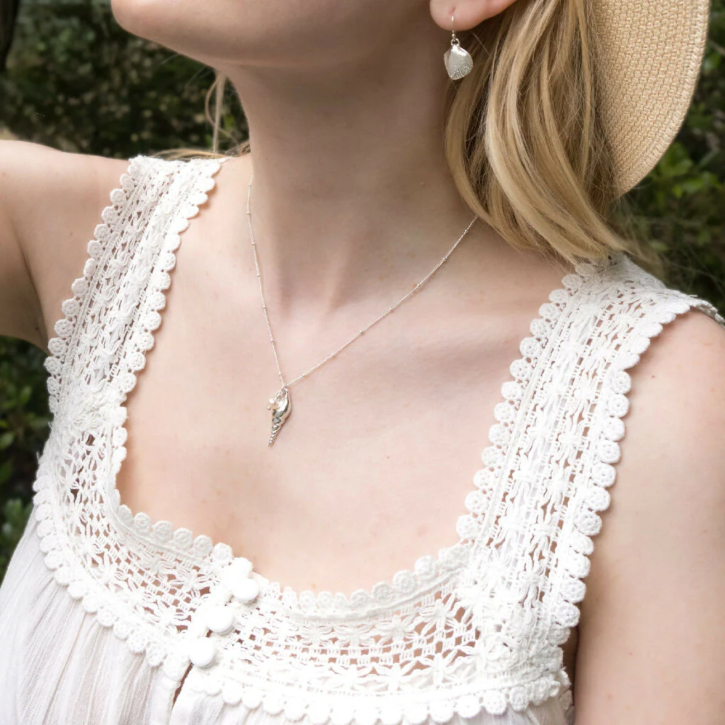 Silver Unicorn Shell & Pearl Pendant Necklace - Image 4