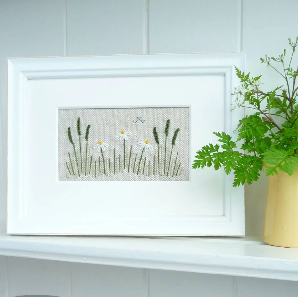 Simple Daisy Border Embroidery Kit - Image 3