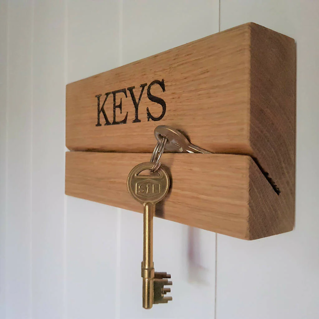 Slotted Oak Keyholder - Image 2