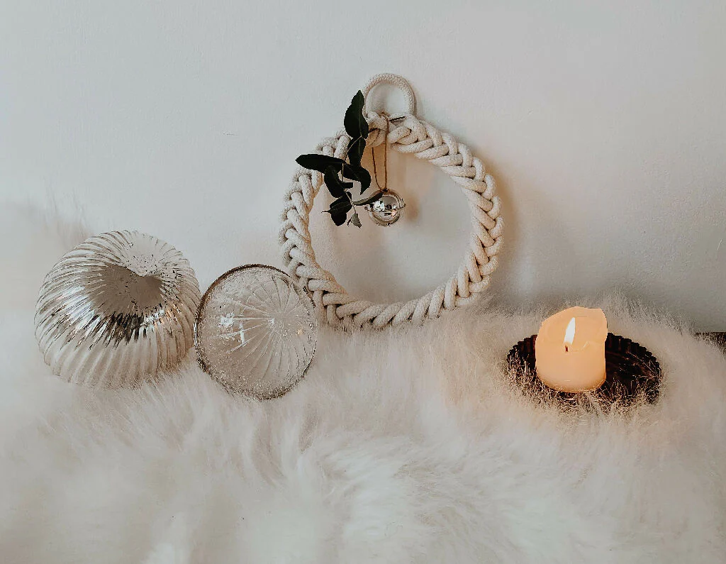 Small 15cm White Cotton Spring Rope Wreath - Image 5
