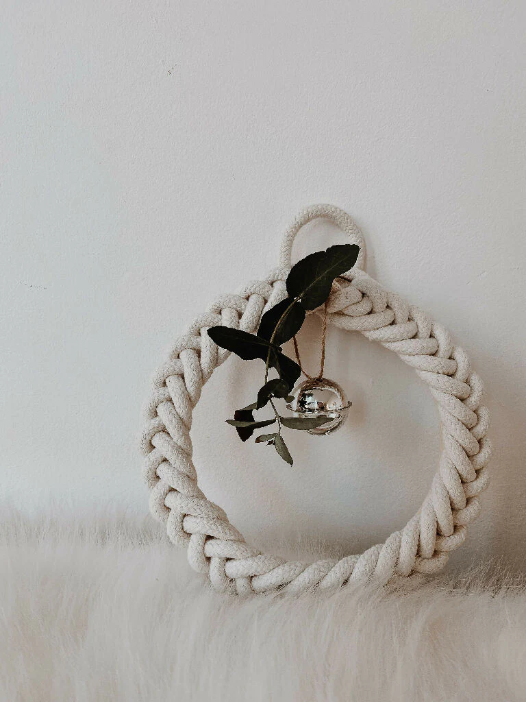 Small 15cm White Cotton Spring Rope Wreath - Image 7