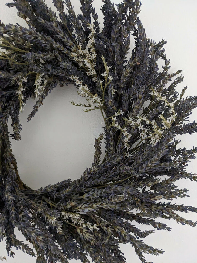 Small English Lavender & White Statice Wreath – 30cm Natural Organic Decoration - Image 4