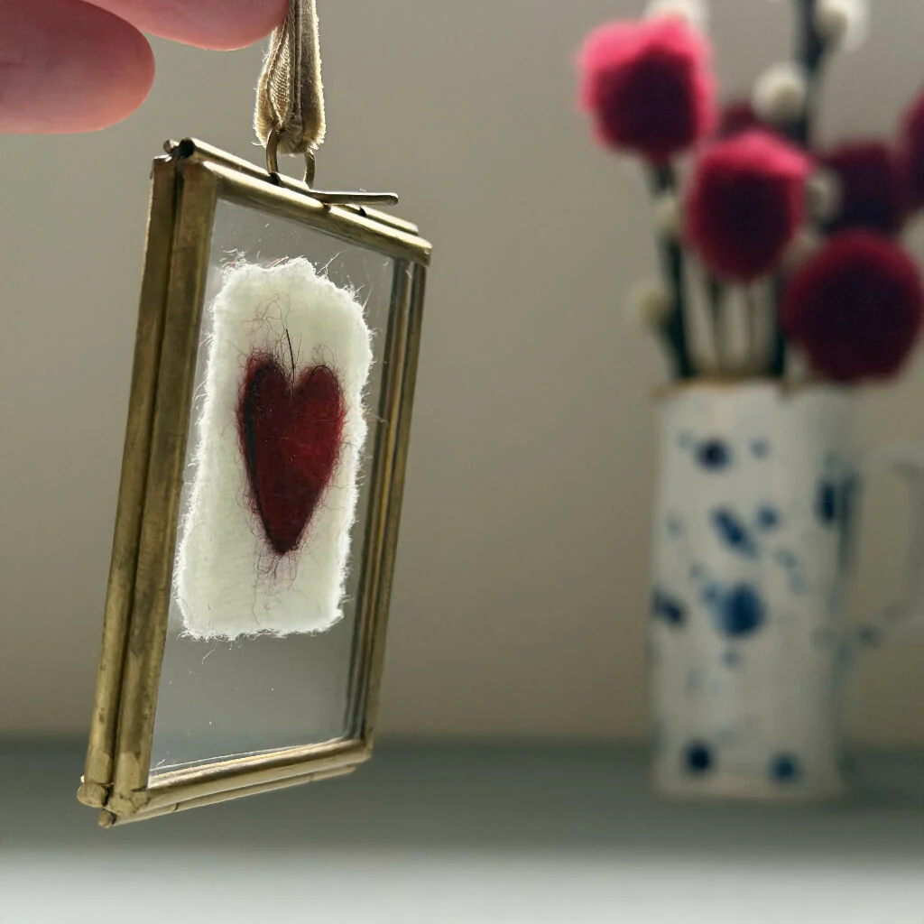 Small Framed Heart - Image 5