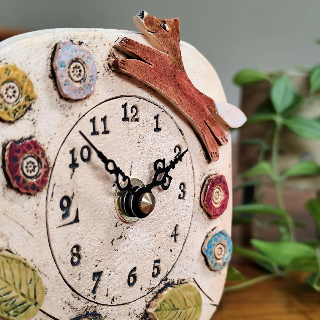 Small Mantel Clock With Fox, Meadow, Leaves - Image 2