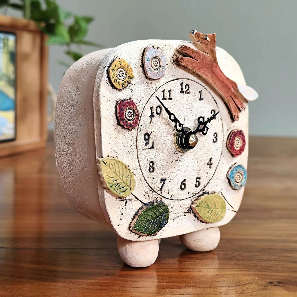 Small Mantel Clock With Fox, Meadow, Leaves - Image 3