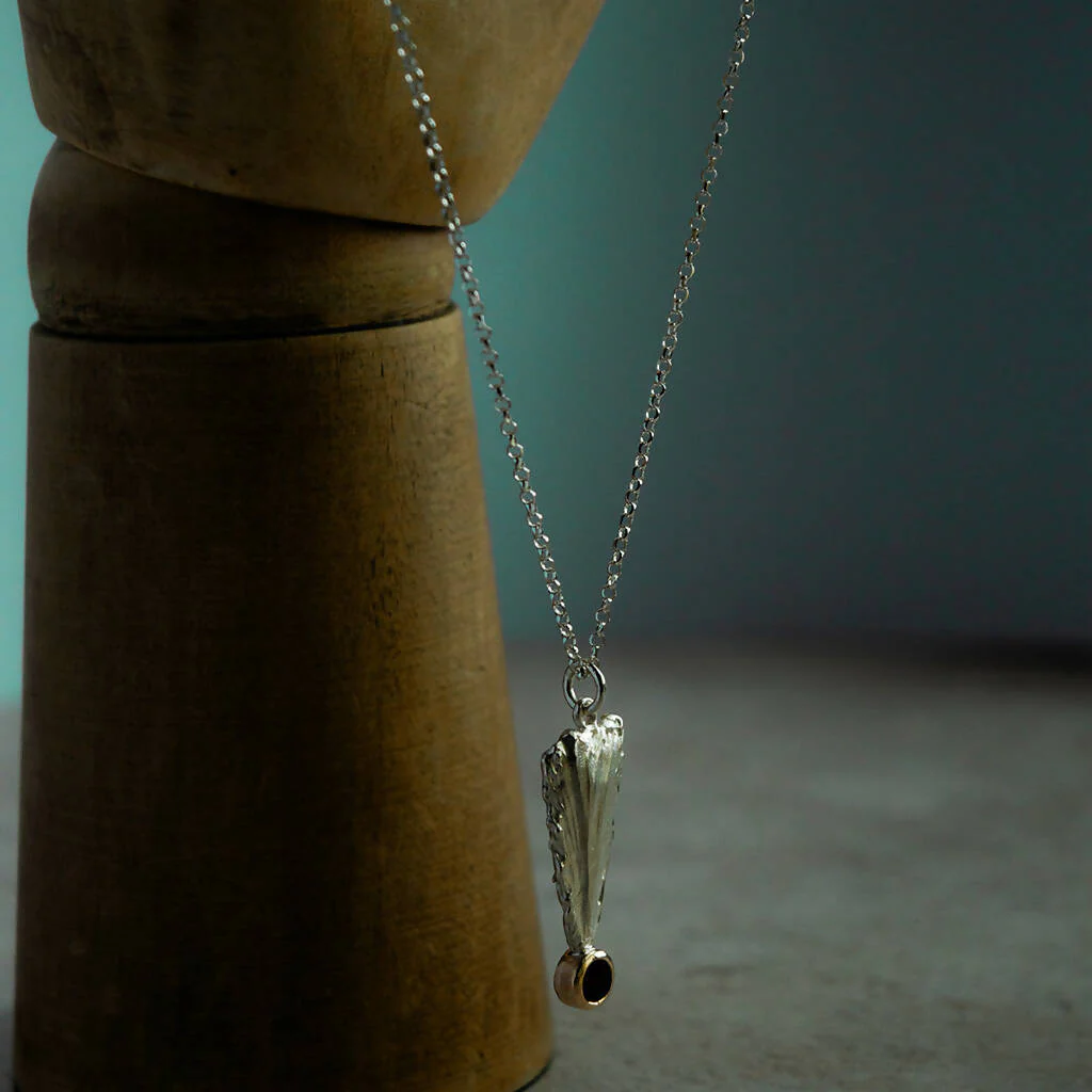 Solid Sterling Silver and 9ct Gold with Garnet "Arrowhead" Heart Pendant Necklace - Image 3
