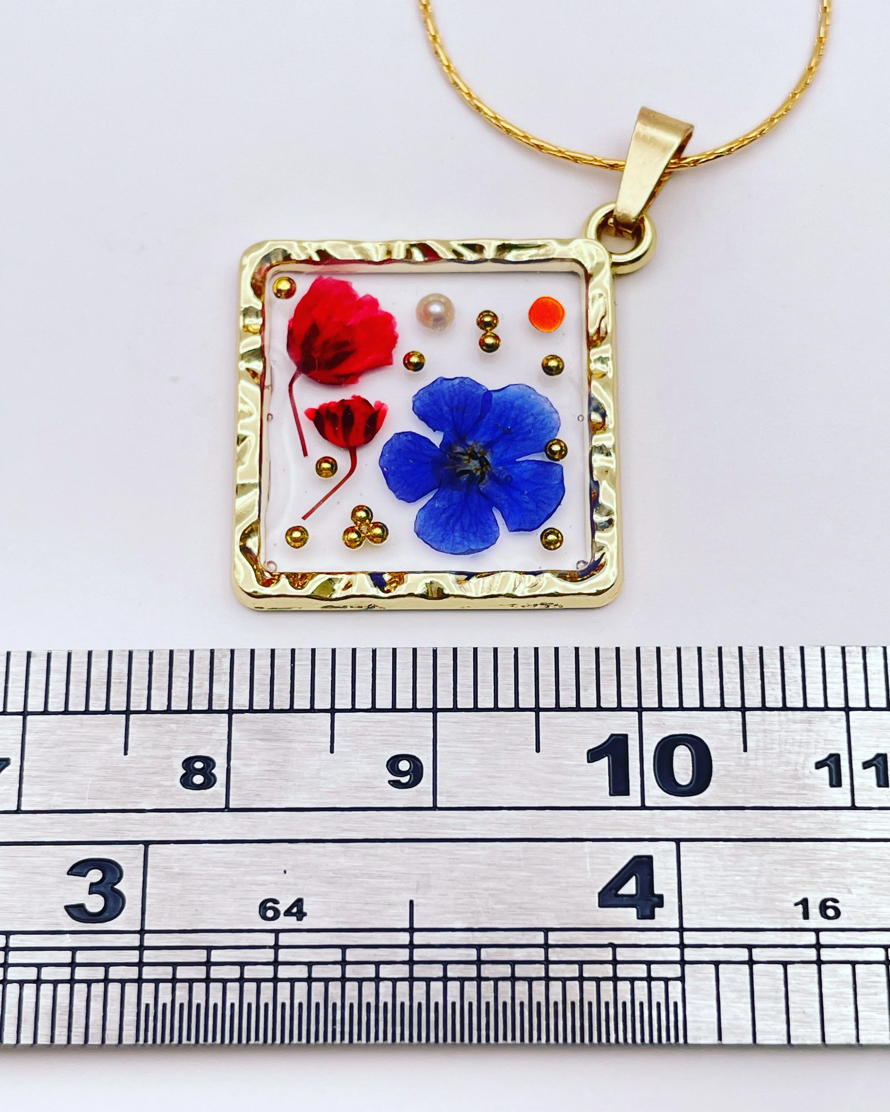 Square earrings with gypsophila and poppy flowers - Image 6