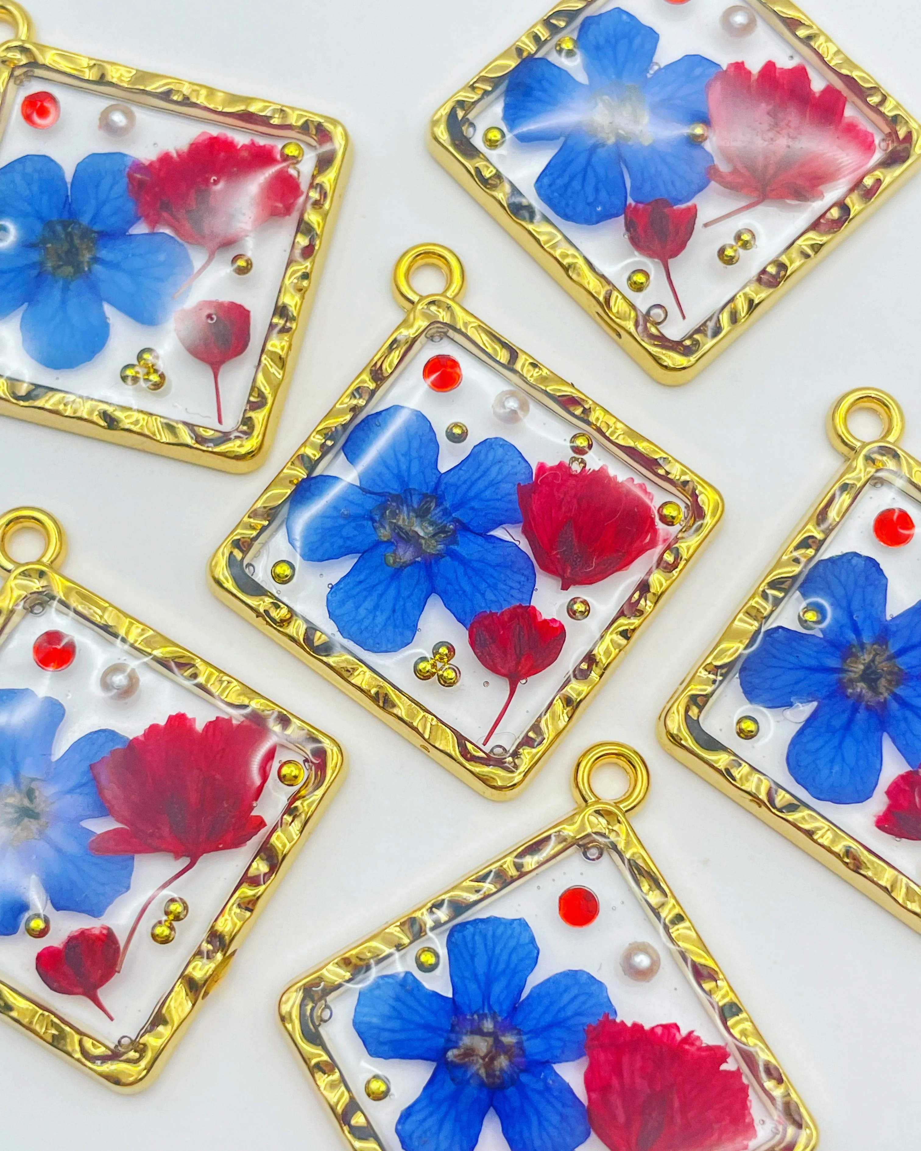 Square earrings with poppy and blue flowers - Image 2