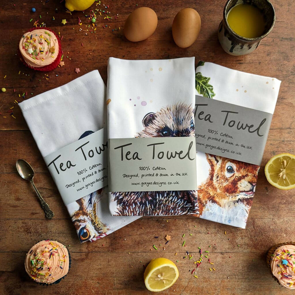 Squirrel in Oak Tree Cotton Tea Towel - Image 3