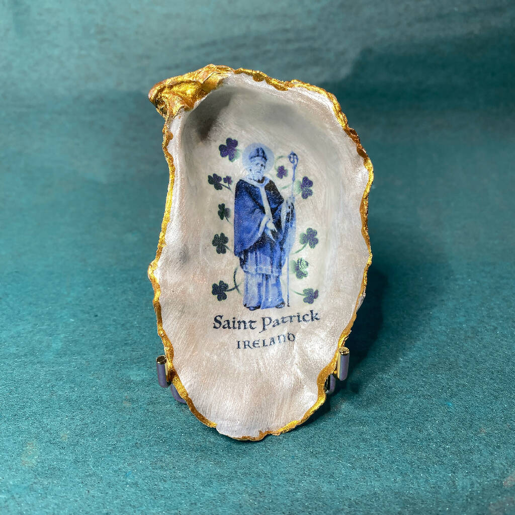 St. Patrick Oyster Ornament - Image 2