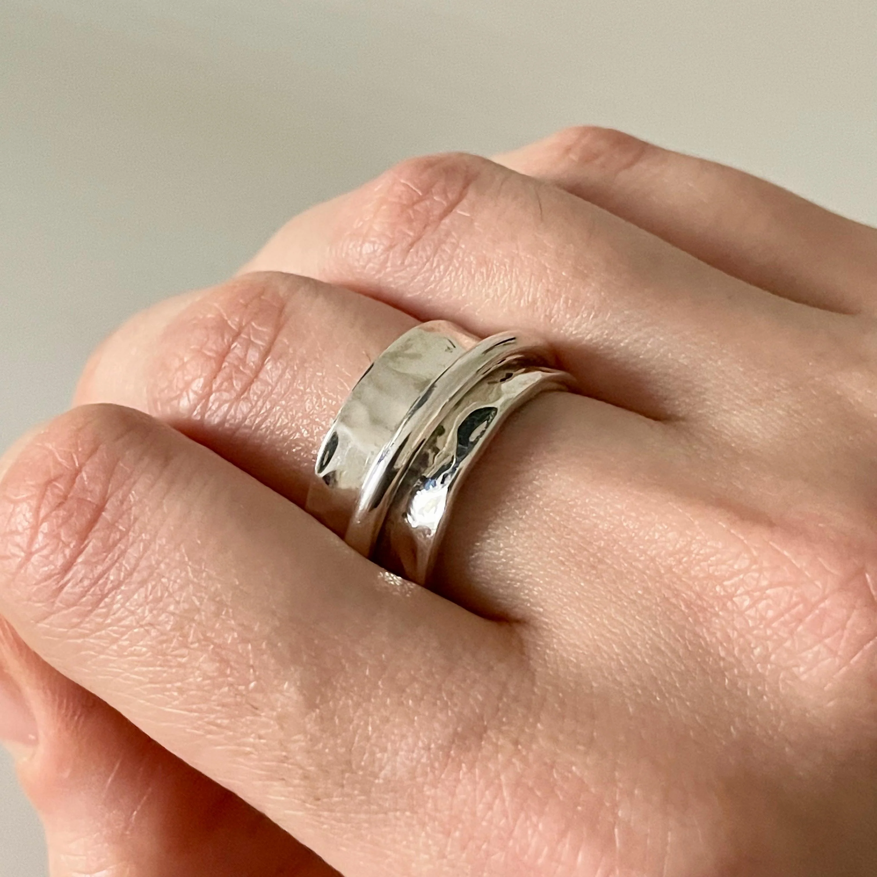 Statement Hammered Spinner Ring in Sterling Silver - Image 3