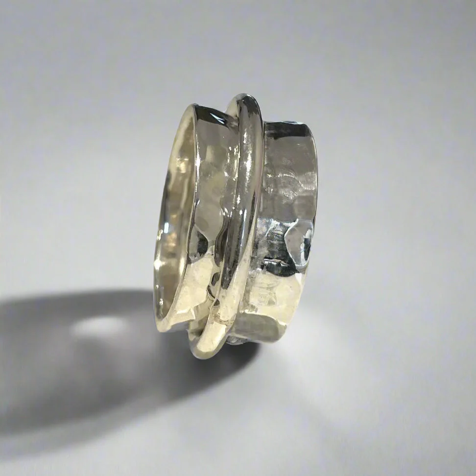 Statement Hammered Spinner Ring in Sterling Silver - Image 4