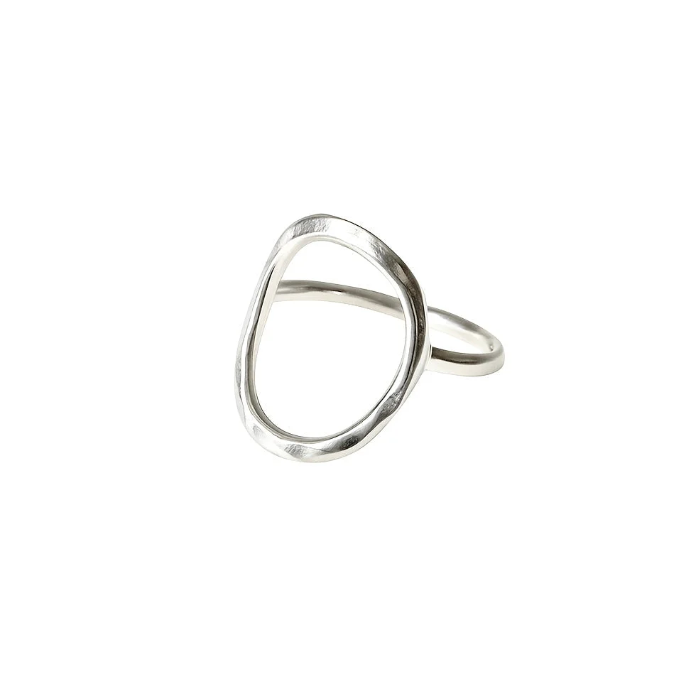 Sterling Silver Hammered Circle Ring - Image 2
