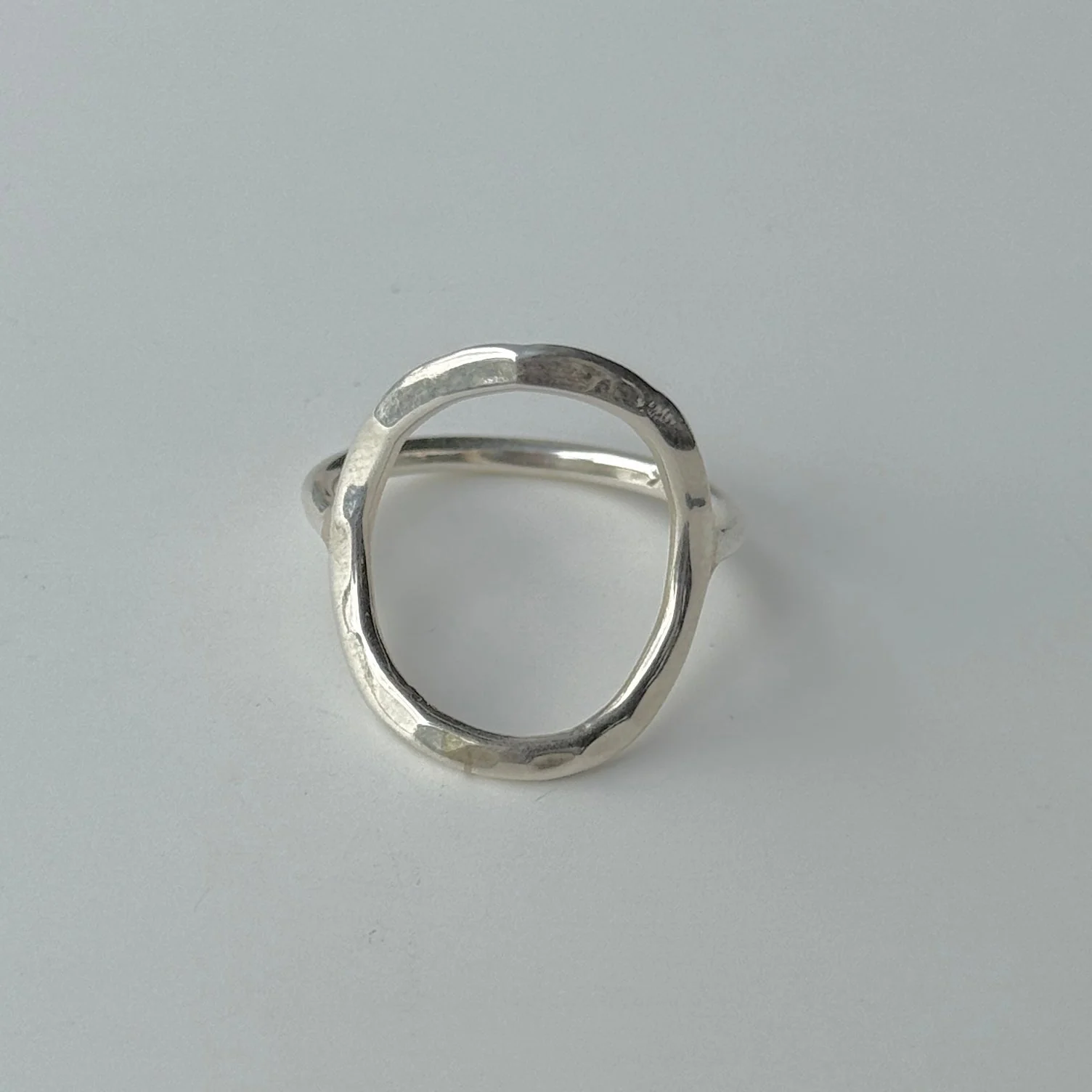 Sterling Silver Hammered Circle Ring - Image 3